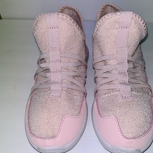 Sole Mates Pink Metallic Womens Slip On
Sneaker Size 7